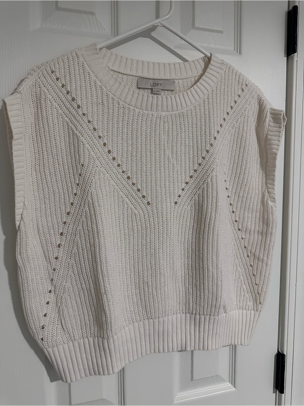 LOFT Cream Knit Sleeveless V-Neck Sweater Vest